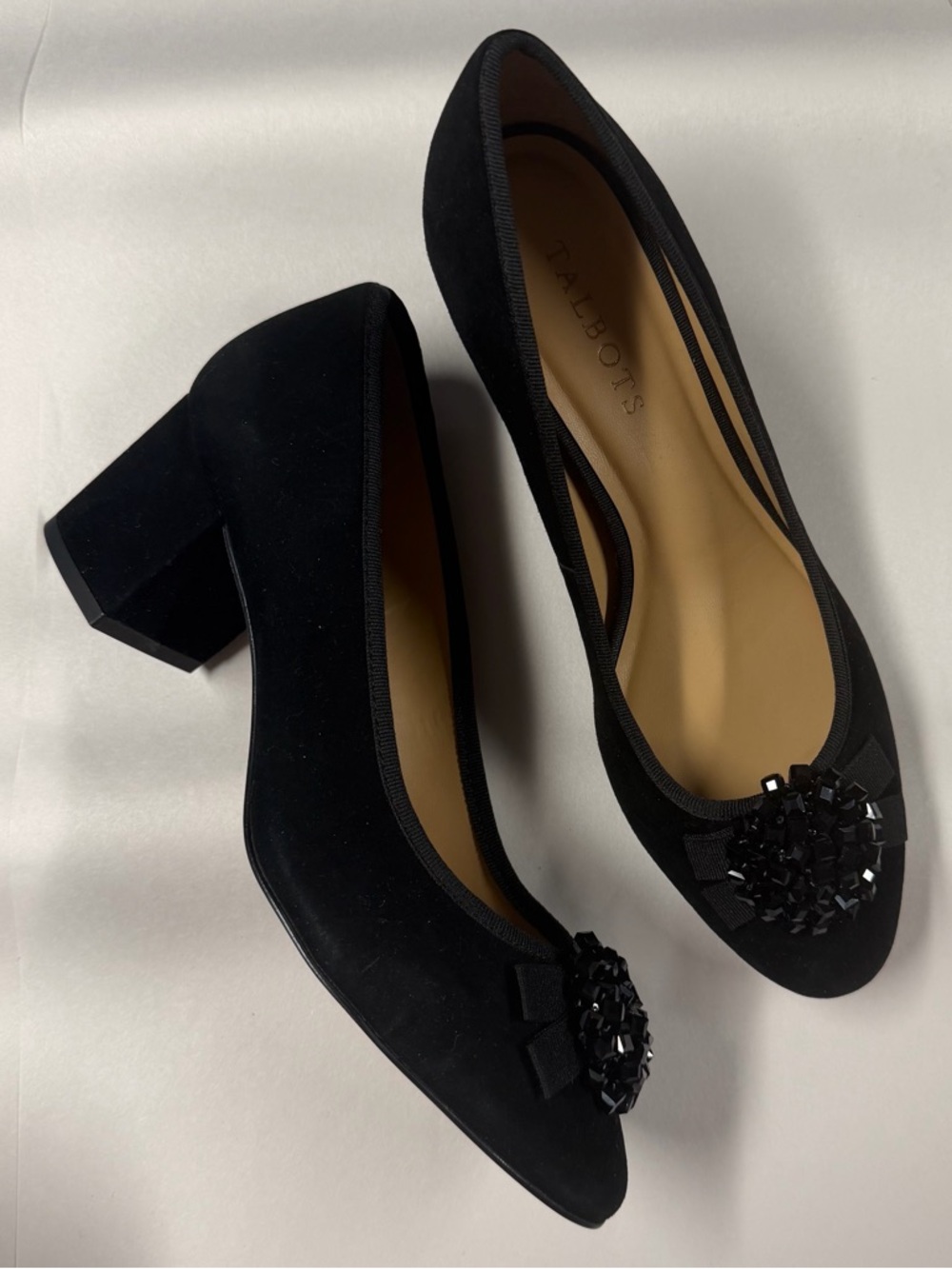 TALBOTS ISA SUEDE EMBELLISHED BLOCK HEEL PUMPS Sz 8M